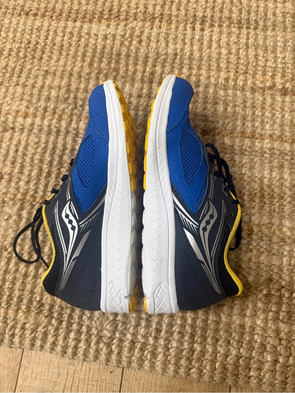 VGUC Saucony Cohesion Kids Blue and Yellow Athletic Sneakers